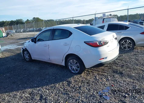 2019 Toyota Yaris L из США, поврежденный, VIN 3MYDLBYV8KY516623